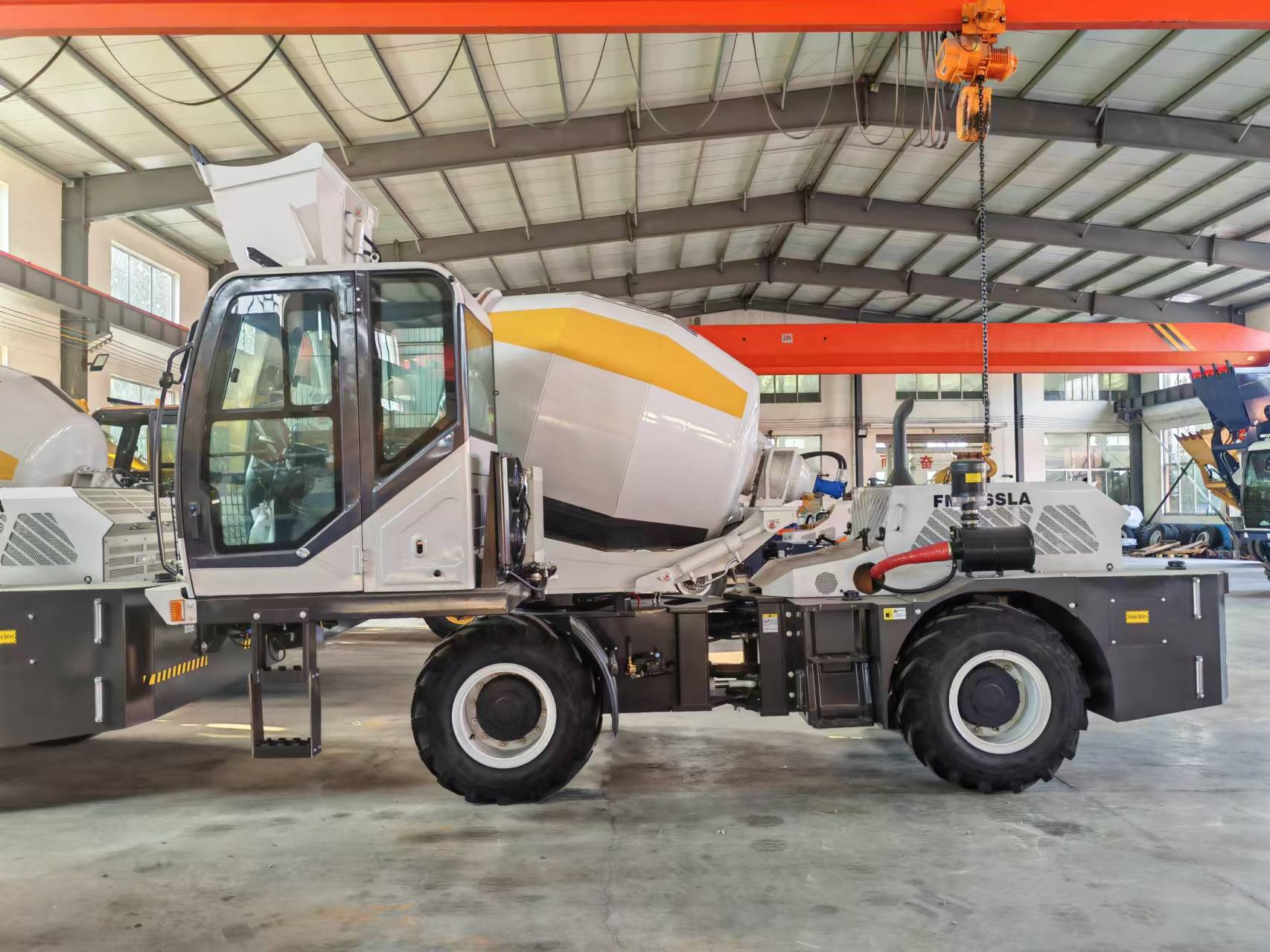 Autocaricatore per calcestruzz - Heavy Equipment Mixer recensione e prezzo