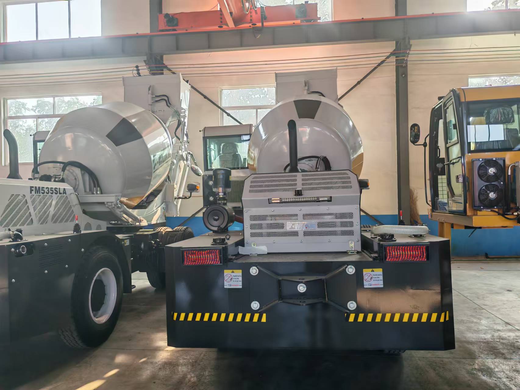Autocaricatore per calcestruzz - Heavy Equipment Mixer recensione e prezzo